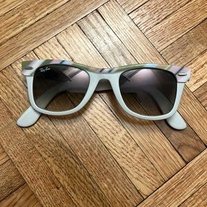 Ray ban wide sunglasses white with multicolor, minimally worn